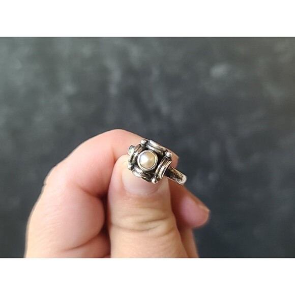 925 Sterling Silver Pearl Floral Square Shaped Ring Vintage, SIZE US 7.25 - Picture 2 of 10